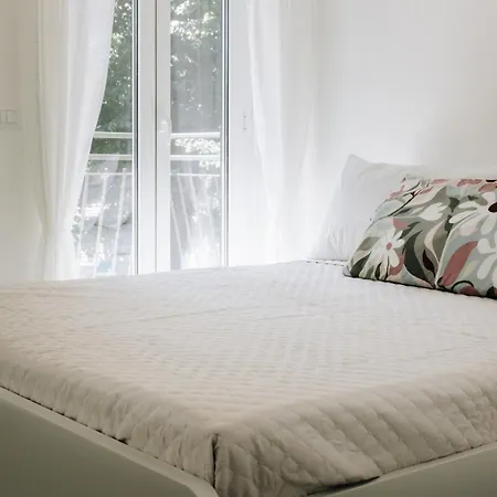 דירה Dervihome דרביו